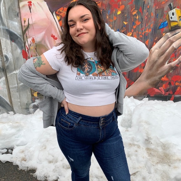 Meet your Posher, Adrienne - Picture 1 of 1